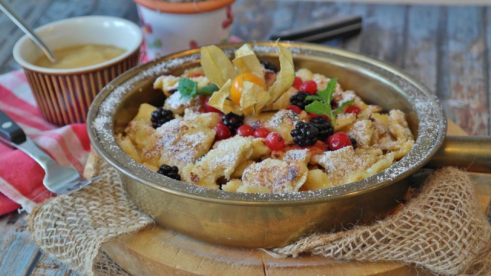 Se dice que gracias a la obsesión de la emperatriz nació el postre favorito del emperador Francisco José: el “Kaiserschmarrn”.