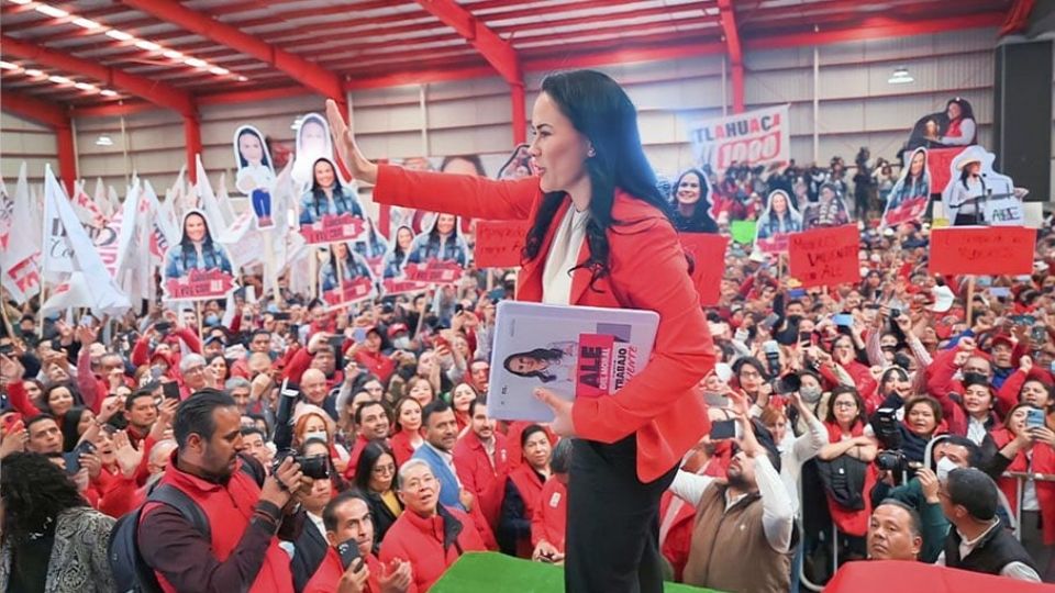 Alejandra del Moral, rinde protesta como precandidata del PRI a la gubernatura del Estado de México.