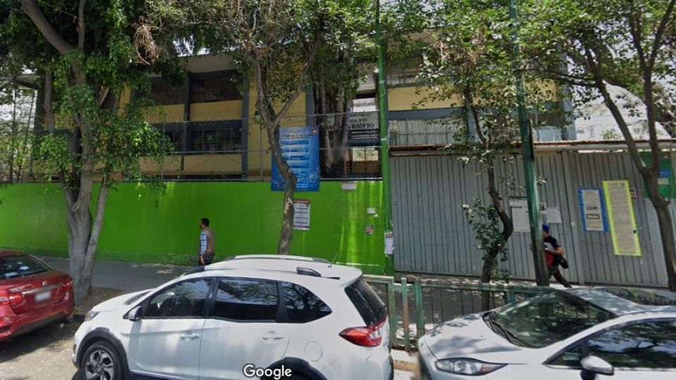 La secundaria diurna 26 está en la colonia San Rafael en la alcaldía Cuauhtémoc.