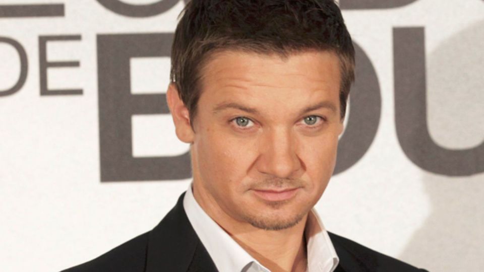 Jeremy Renner fue operado de traumatismo torácico.