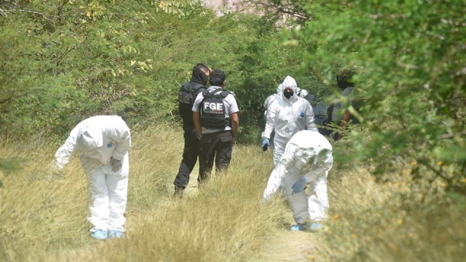 Tres hombres muertos fueron hallados dentro de un vehículo.