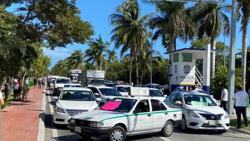 Taxistas en Quintana Roo