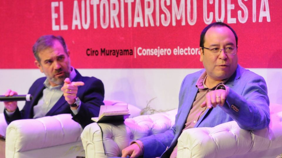 El consejero del INE presentó el libro 'La democracia no se toca' que escribió junto con el también consejero Ciro Murayama.