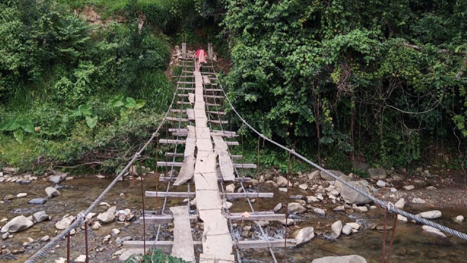 Puente colgante en una comunidad chiapaneca