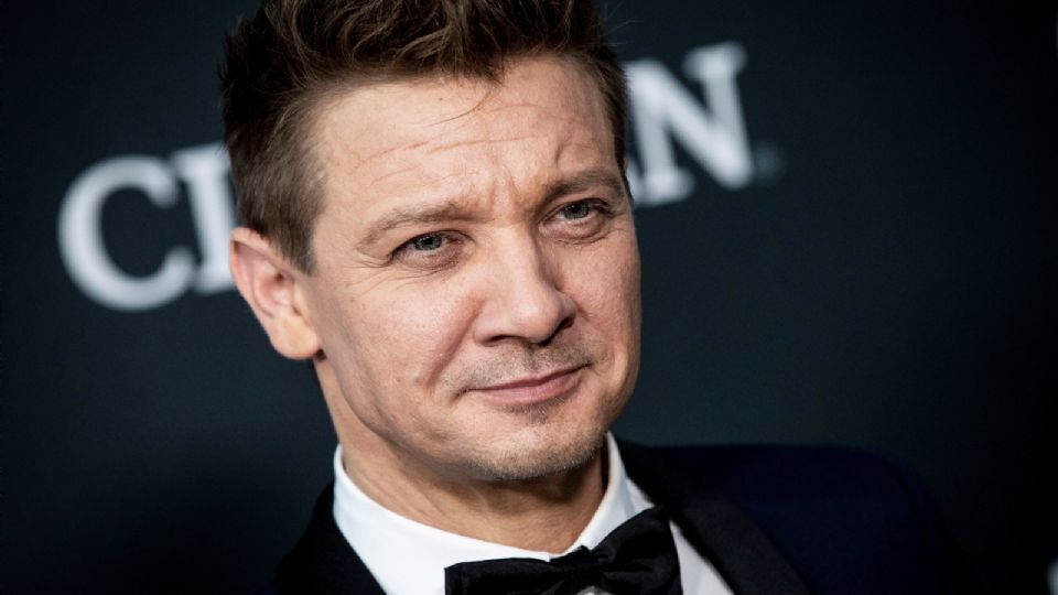 Jeremy Renner sigue en estado crítico tras ser sometido de emergencia a cirugía.