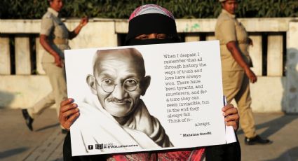 Recordando a Mahatma Gandhi; esto le dijo su asesino antes de apretar el gatillo