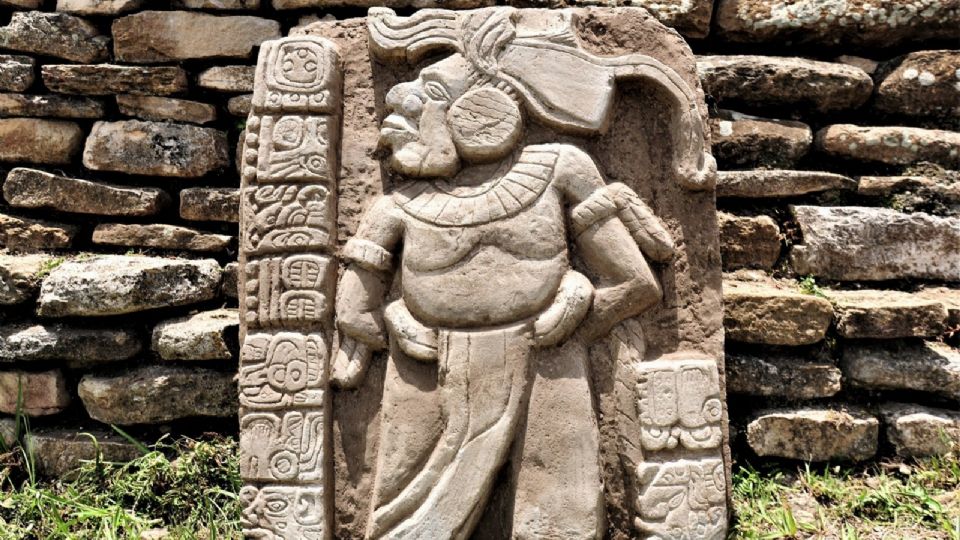 En Toniná, Chiapas, una cripta prehispánica revela ritos de cremación de sus gobernantes.
