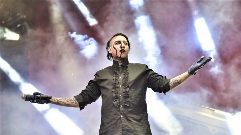 Marilyn Manson se sometió a una cirugía para implantarse senos.