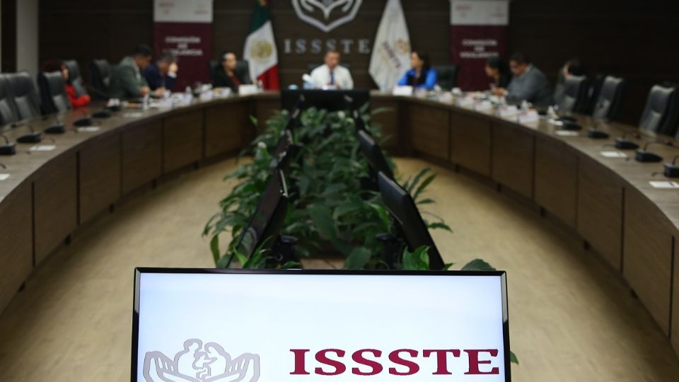 Por primera vez, las y los trabajadores del Issste realizan Informe Financiero y Actuarial.