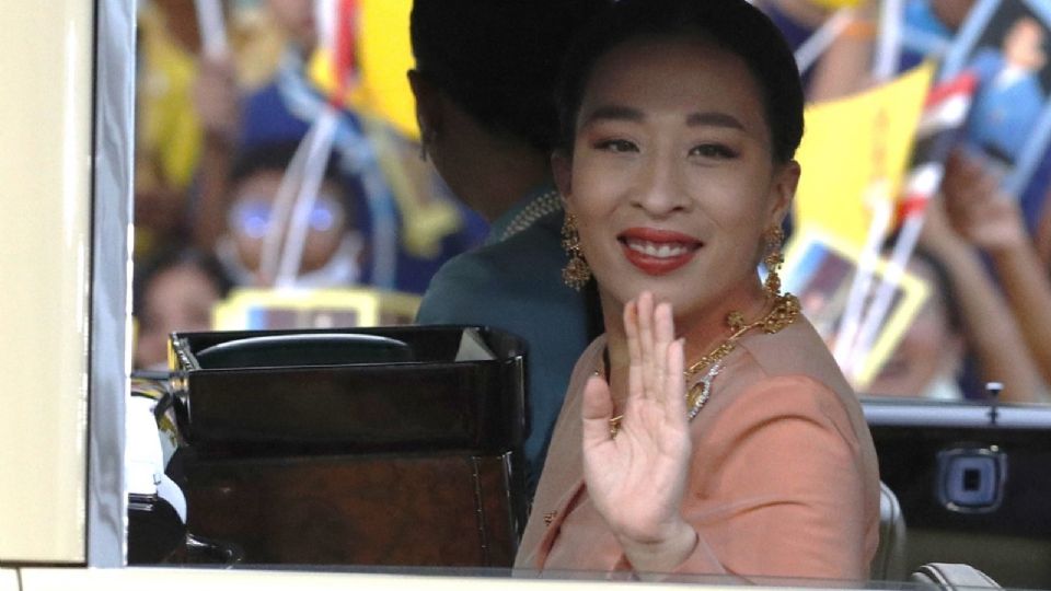 Princesa de Tailandia y la extraña enfermedad que la mantiene inconsciente.