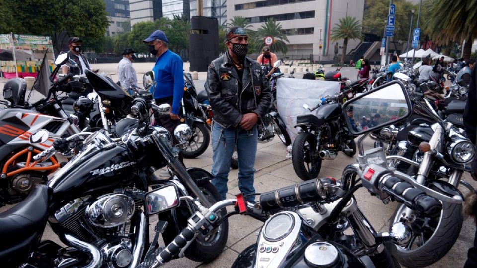 Manejar una motocicleta es peligroso.