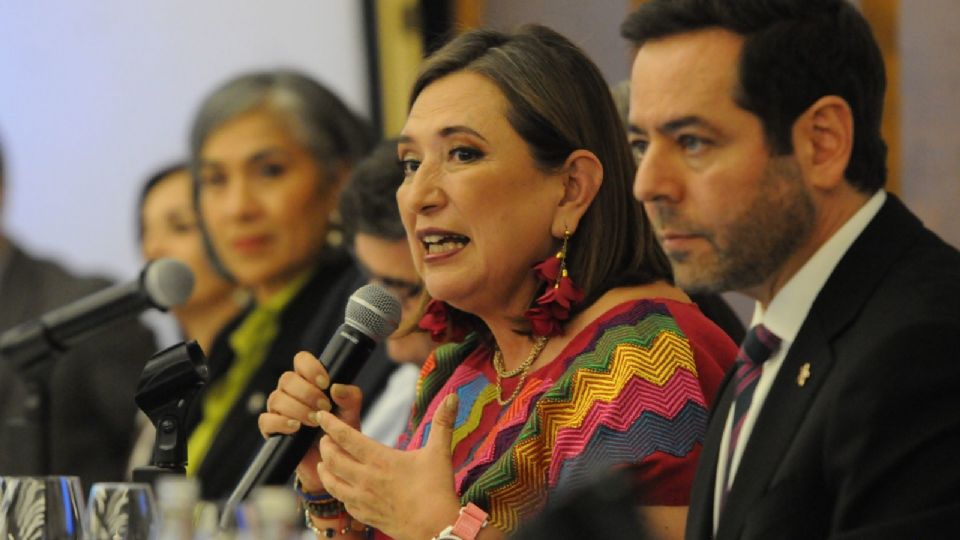 La senadora del PAN y representante del Frente Amplio por México estará en la Cámara de Diputado al mediodía, adelanta el coordinador del PRD, Luis Cházaro.