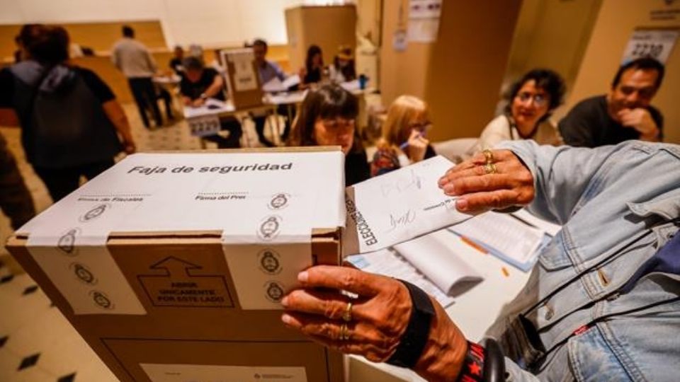 Unos 35 millones de argentinos están llamados a votar este domingo para elegir nuevo presidente.