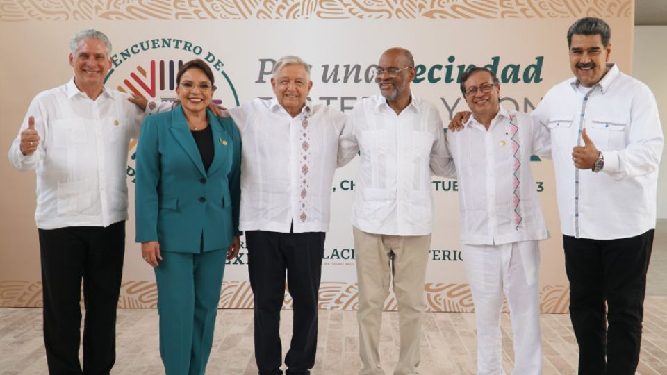 AMLO acompañado de los presidentes de Cuba, Honduras, Colombia, Venezuela y el primer ministro de Haití.