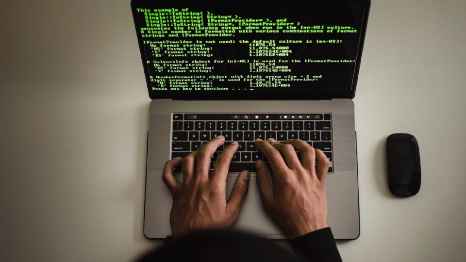 El modo de operar de los “cibercriminales”, comienza con engañar a los usuarios que han sido infraccionados.