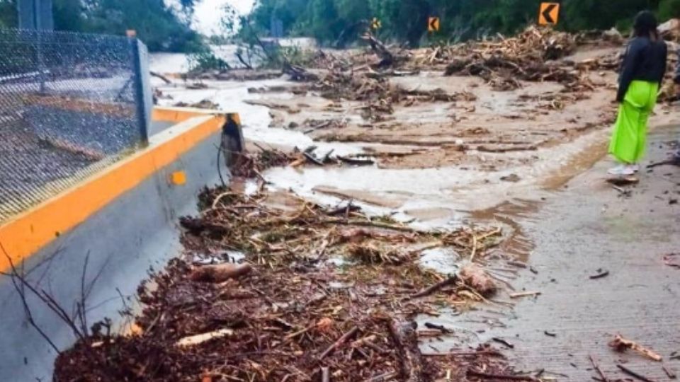 Tras ser afectada por el Huracán 'Otis', la Autopista del Sol fue reabierta parcialmente.