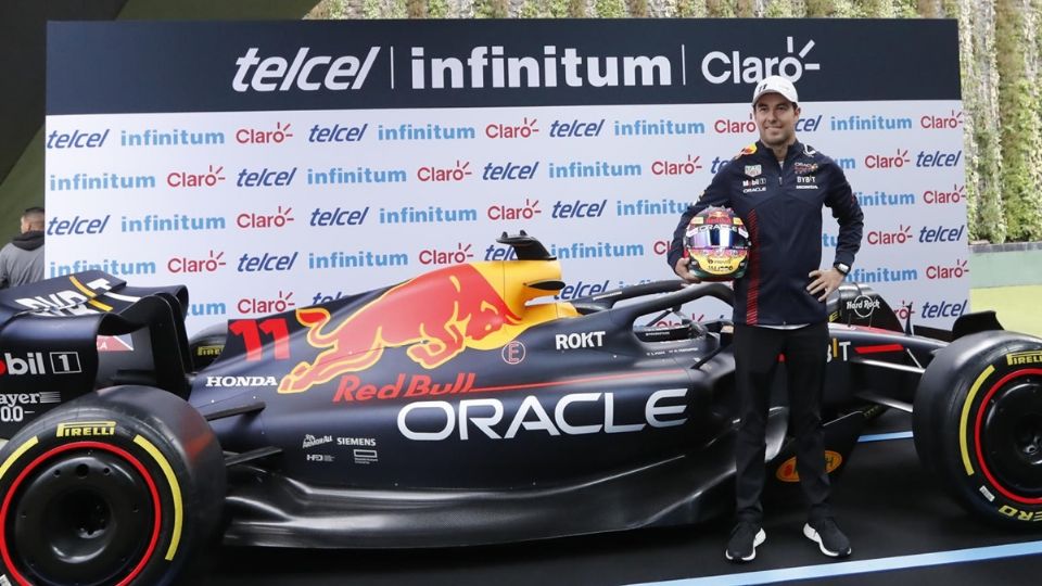 Sergio 'Checo' Pérez presenta el casco que usará en GP de México 2023