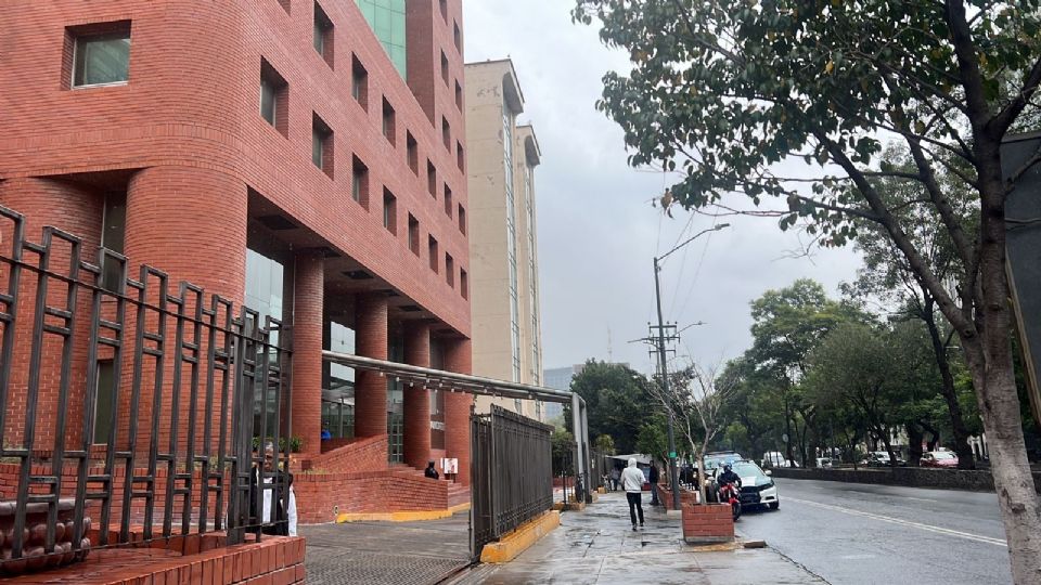 Detectives de la PDI entrevistaron a testigos en el Hospital Español.