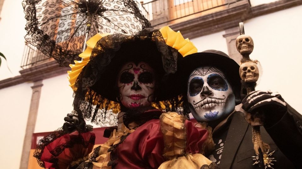 Una forma de celebrar el Día de Muertos puede ser haciendo deporte.