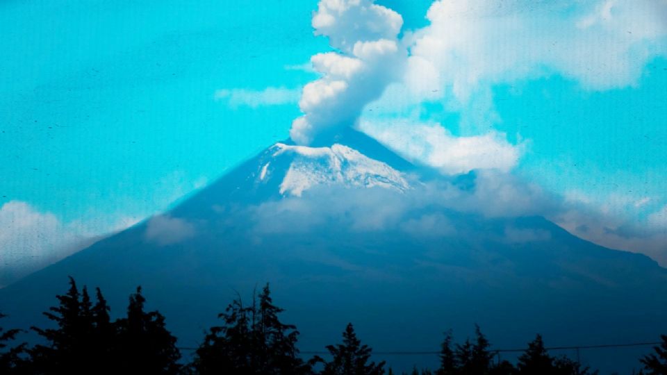 Volcán Popocatépetl amanece con explosión y fumarola; sigue aquí el en vivo de ‘Don Goyo’
