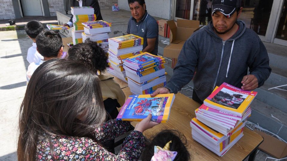 Iniciarán las labores para distribuir, a las escuelas de la entidad, los libros de texto