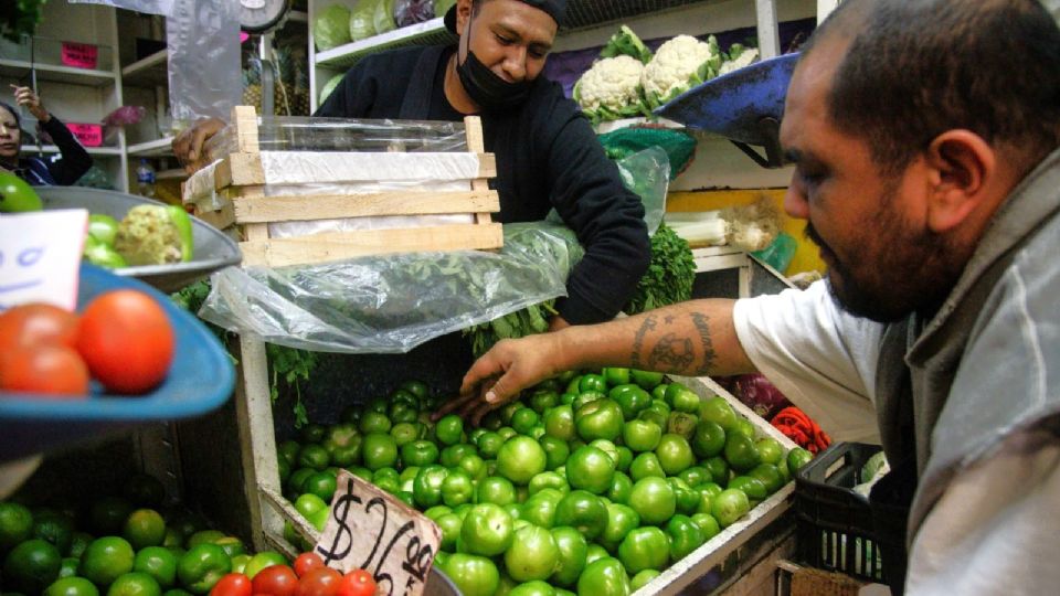 El tomate, ejote y plátano son los alimentos que más han aumentado su precio derivado de la inflación.