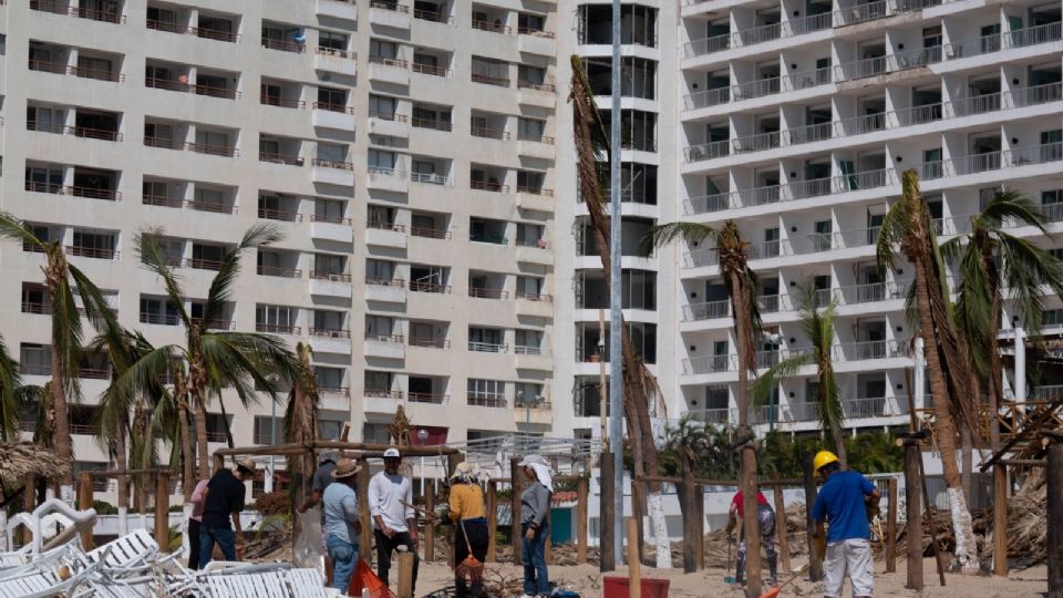 Trabajadores han comenzado con la reconstrucción de locales