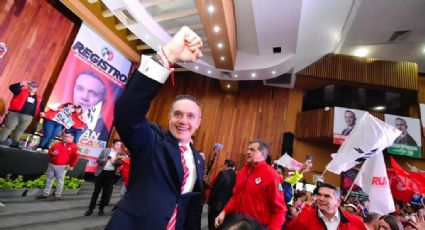 Adrián Rubalcava registra ante PRI precandidatura al gobierno de CDMX