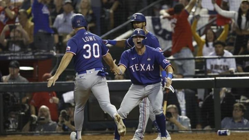 Los Rangers de Texas ganaron la Serie Mundial de Beisbol al derrotar 4 juegos a 1 a Arizona.