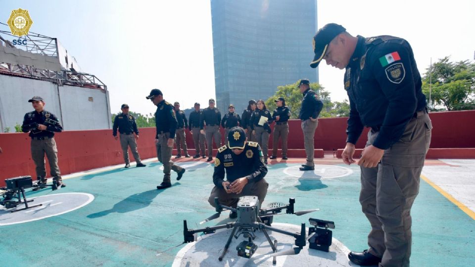 Policías de la SSC.