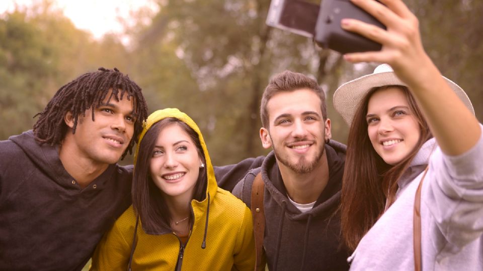 Los tipos de amistades que necesitas en tu vida, según la Universidad de Harvard.