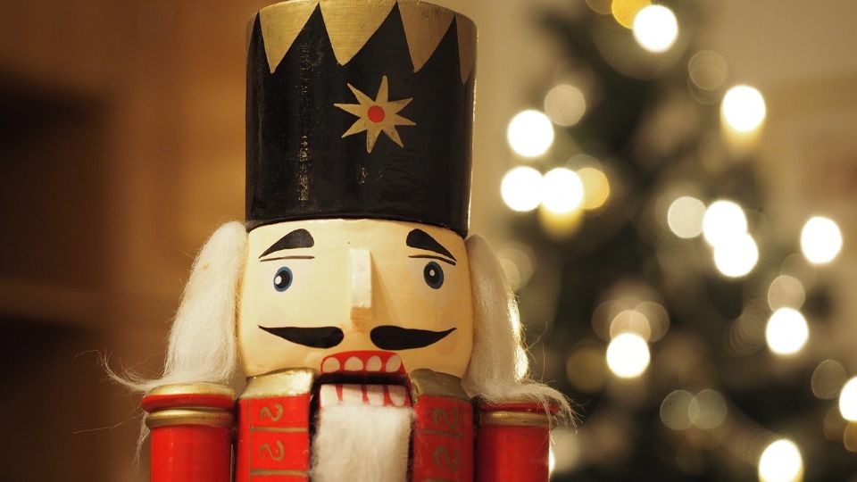 El origen del cascanueces: una historia navideña que surgió por un juguetero