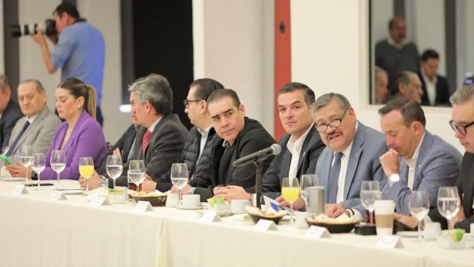 Reunión del rector de la UANL con diputados