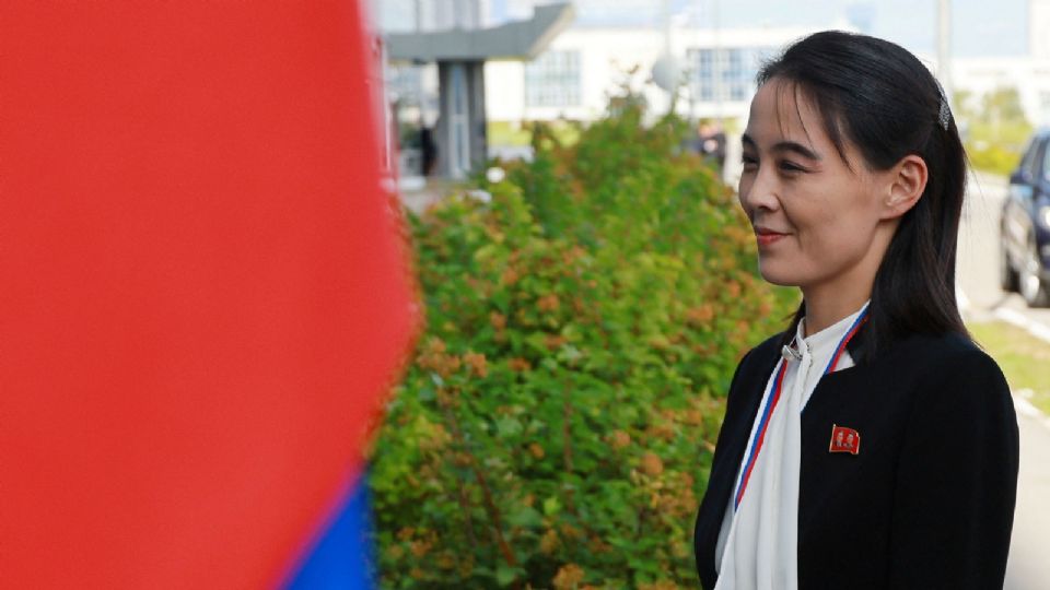 Kim Yo Jong, hermana del líder de Corea del Norte, Kim Jong Un, antes de una reunión del presidente ruso Vladimir Putin en la región oriental de Amur, Rusia, el 13 de septiembre.