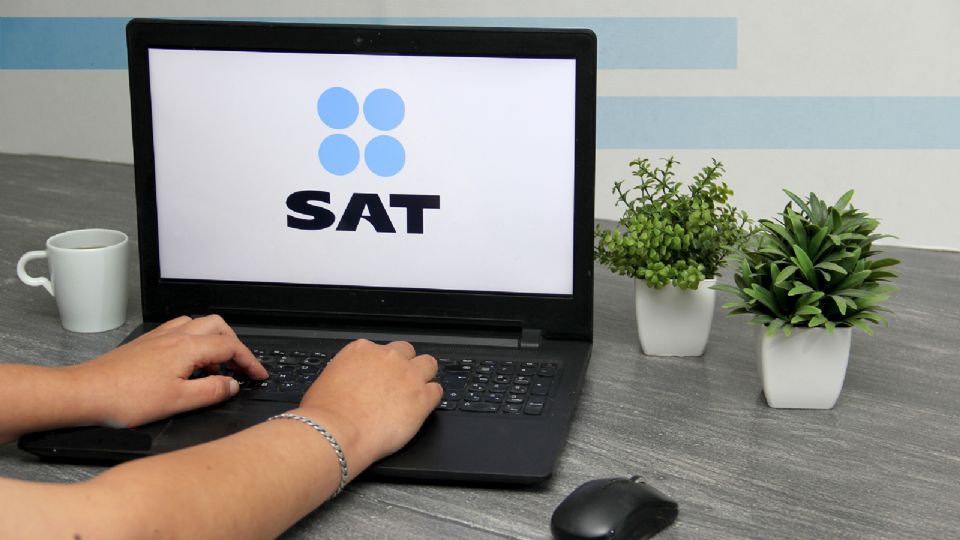 El SAT otorga el beneficio al contribuyente de deducir impuestos en ciertos servicios.