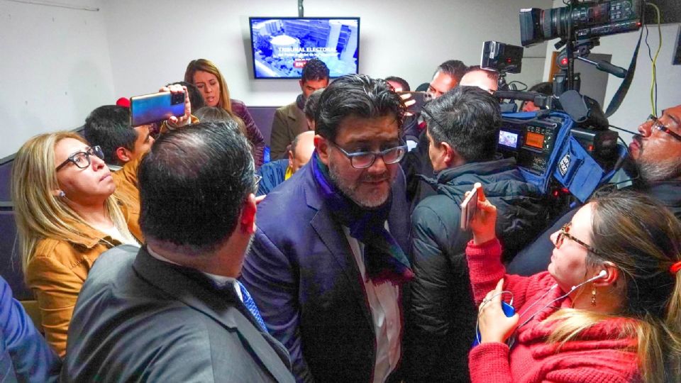 Reyes Rodríguez debe renunciar a la presidencia del TEPJF, insisten magistrados.