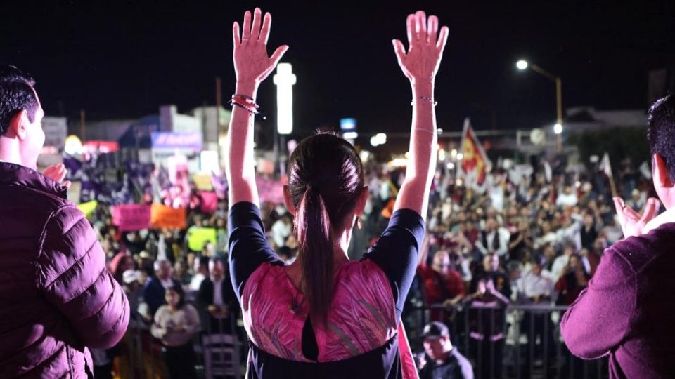 “Es una mujer sincera, honesta, con profundo amor al pueblo”, manifestó el dirigente de Morena en Sonora, Heriberto Aguilar.