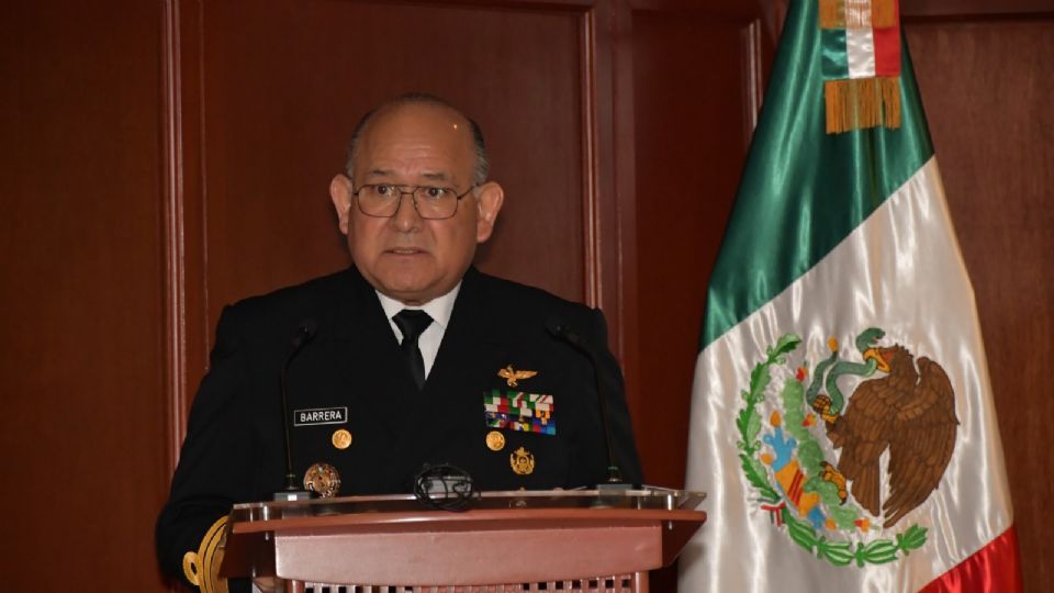 Oficial Mayor de Marina, Almirante César Carlos Preciado Velázquez.