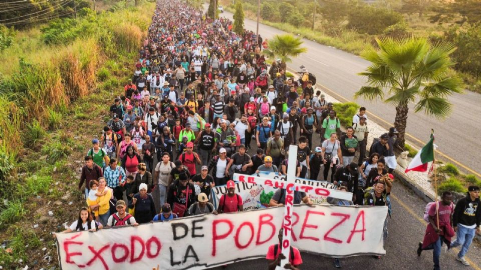 Miles de personas de diferentes nacionalidades rezaron antes de avanzar en una nueva caravana migrante con la ilusión de llegar a los Estados Unidos.