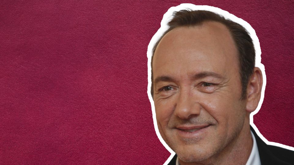 Kevin Spacey retorna y da un polémico mensaje de Navidad tras ser declarado inocente de acoso y abuso.