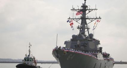 Ataque en el Mar Rojo: Buque de guerra de EU y barcos comerciales bajo fuego