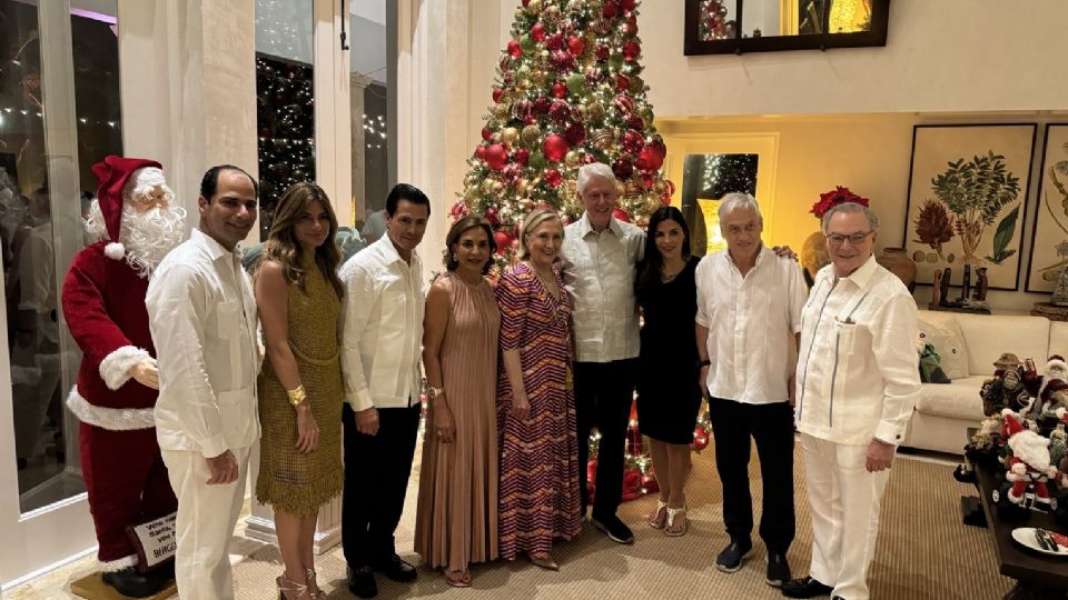 Enrique Peña Nieto junto a los Clinton