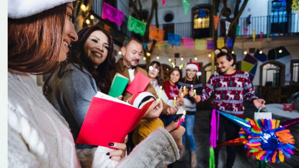 En casa de Héctor Zagal, organizaban una Posada tradicional. Junto con su abuela hacían la piñata.