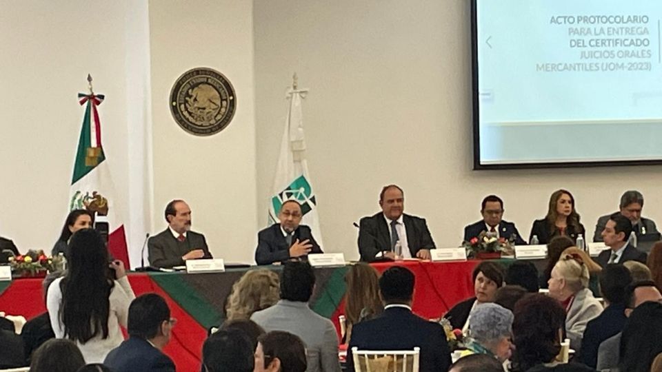 CONAMER entregó certificados del programa nacional de juicios orales-mercantiles al poder judicial de la Ciudad de México.