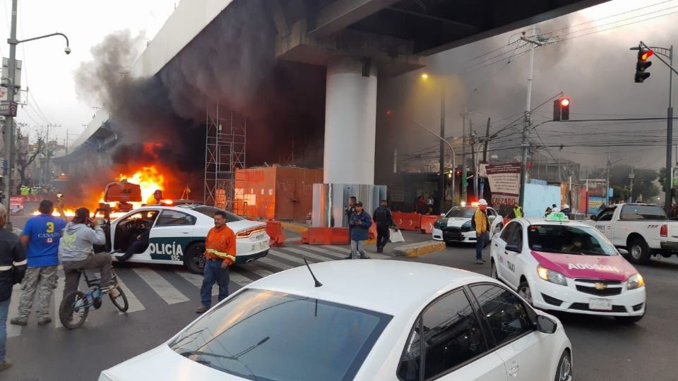 Se registró un incendio debajo de una de las trabes de la Línea 12 del Metro de la CDMX.