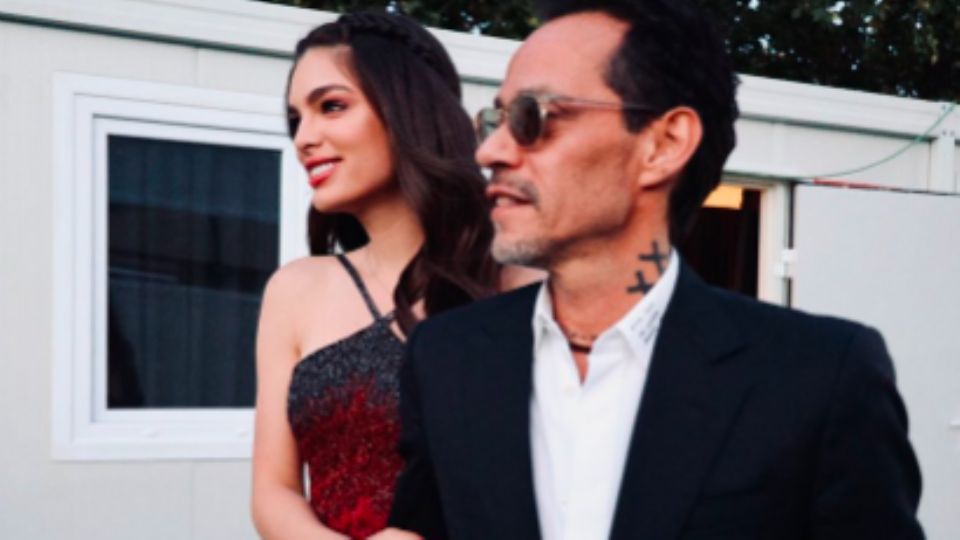 Marc Anthony y Nadia Ferreira comparten con sus seguidores la noticia de su embarazo.