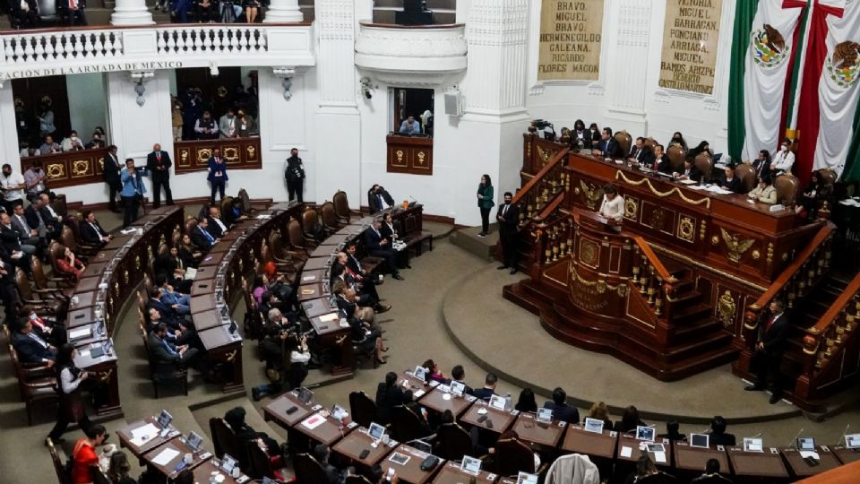 Sesión en el congreso de la CDMX.