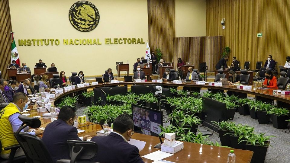 El plan 'B' pretende reducir al máximo la estructura del INE.