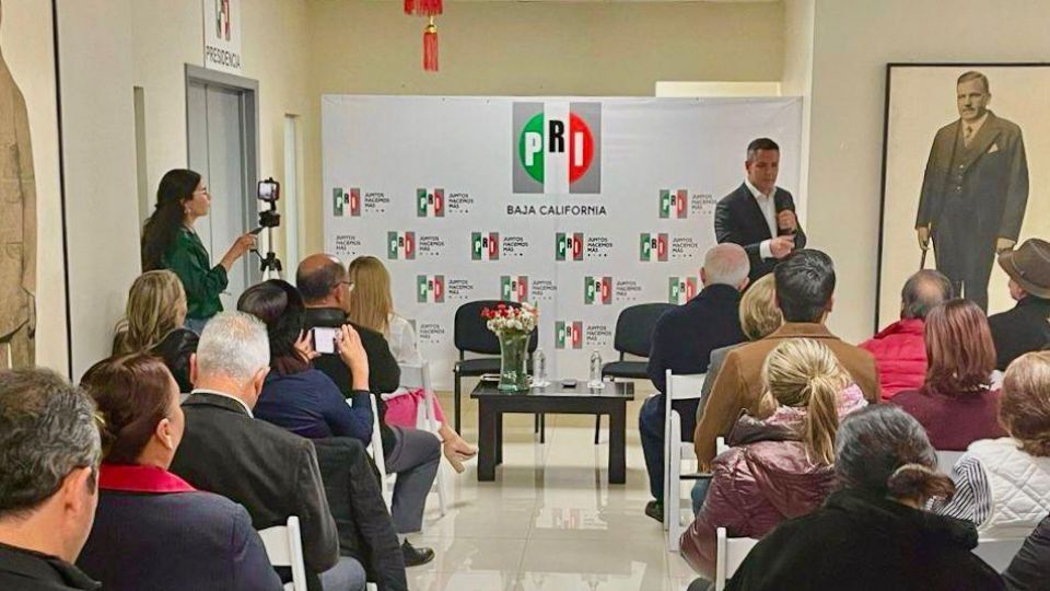 Alejandro Murat, ex gobernador de Oaxaca, hizo una visita a Baja California.