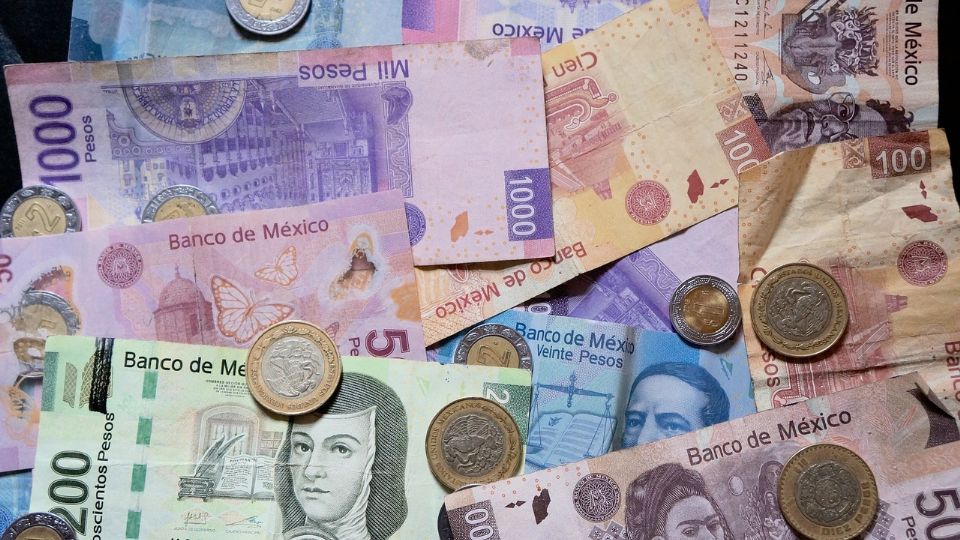 Aspecto de billetes mexicanos.